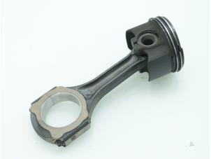 Gebruikte Drijfstang Mercedes E (W213) E-400d 2.9 24V 4-Matic Prijs € 181,50 Inclusief btw aangeboden door Brus Motors BV