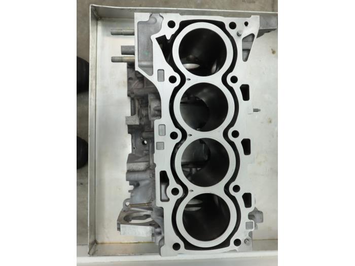 Motor van een Toyota Avensis (T25/B1B) 2.0 16V D-4D-F 2008