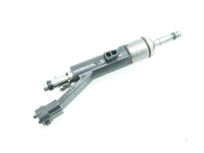 Injector (benzine injectie) van een Peugeot 2008 (UD/UK/UR/US/UX) 1.2 VTi 12V PureTech 130 2020
