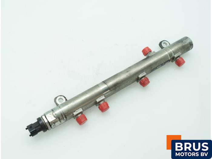 Gebruikte Injector brug Iveco New Daily V 29L13, 29L13D, 35C13D, 40C13D Prijs € 121,00 Inclusief btw aangeboden door Brus Motors BV
