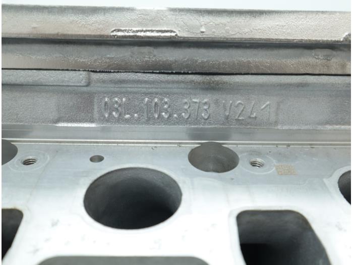 Cilinderkop van een Volkswagen Golf VI (5K1) 2.0 TDI 16V 2010