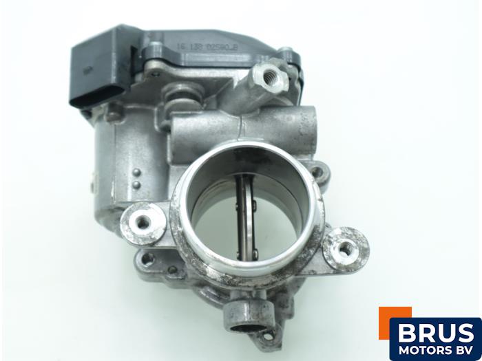 Gebruikte Gasklephuis Seat Leon ST (5FF) 1.6 TDI 16V Prijs € 90,75 Inclusief btw aangeboden door Brus Motors BV