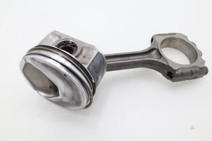 Gebruikte Drijfstang Renault Espace (RFCJ) 1.8 Energy Tce 225 Prijs € 90,75 Inclusief btw aangeboden door Brus Motors BV