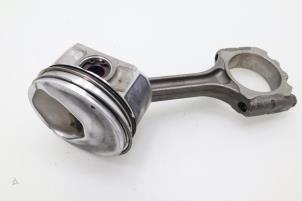 Gebruikte Drijfstang Renault Espace (RFCJ) 1.8 Energy Tce 225 Prijs € 90,75 Inclusief btw aangeboden door Brus Motors BV