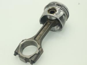 Gebruikte Drijfstang Hyundai Santa Fe II (CM) 2.2 CRDi 16V 4x4 Prijs € 90,75 Inclusief btw aangeboden door Brus Motors BV