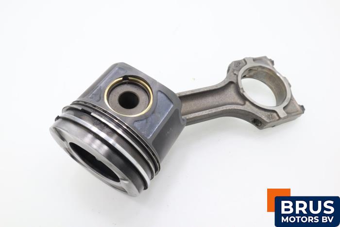 Gebruikte Drijfstang BMW 7 serie (E65/E66/E67) 730d,Ld 3.0 24V Prijs € 90,75 Inclusief btw aangeboden door Brus Motors BV