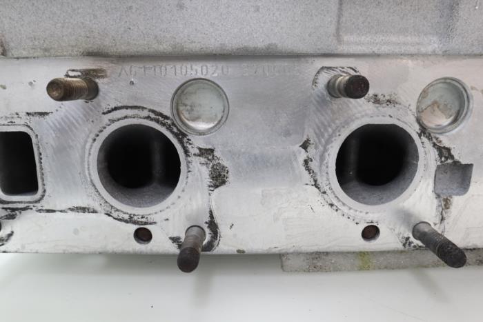 Cilinderkop van een Mercedes-Benz Vito (639.6) 2.2 109 CDI 16V 2007