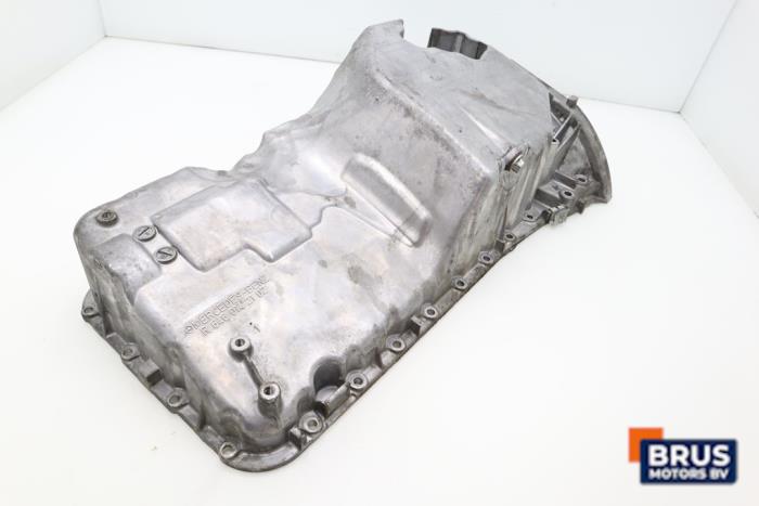 Carterpan van een Mercedes-Benz E (W211) 2.2 E-200 CDI 16V 2008