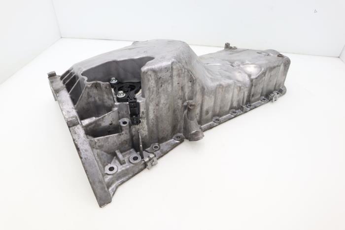 Carterpan van een Mercedes-Benz E (W211) 2.2 E-200 CDI 16V 2008