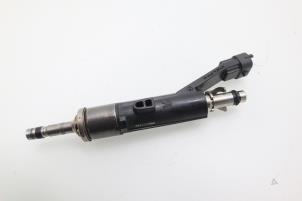 Gebruikte Injector (benzine injectie) Peugeot 308 (L3/L8/LB/LH/LP) 1.2 12V e-THP PureTech 110 Prijs € 90,75 Inclusief btw aangeboden door Brus Motors BV