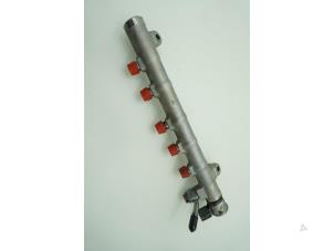 Gebruikte Injector brug Volvo V90 II (PW) 2.0 D4 16V Prijs € 151,25 Inclusief btw aangeboden door Brus Motors BV