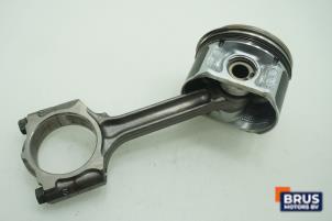 Gebruikte Drijfstang Renault Clio IV (5R) 1.6 Turbo 16V RS 220 EDC Trophy Prijs € 151,25 Inclusief btw aangeboden door Brus Motors BV