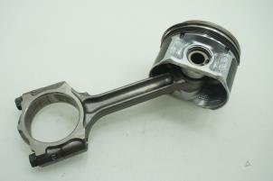 Gebruikte Drijfstang Renault Clio IV (5R) 1.6 Turbo 16V RS 220 EDC Trophy Prijs € 151,25 Inclusief btw aangeboden door Brus Motors BV