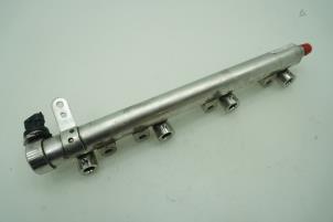 Gebruikte Injector brug Opel Insignia Mk.I 2.0T Ecotec 16V 4x4 Prijs € 60,50 Inclusief btw aangeboden door Brus Motors BV