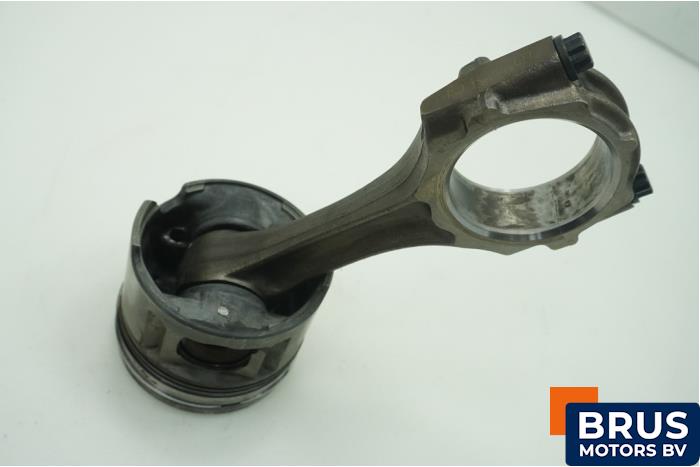 Gebruikte Drijfstang Toyota Land Cruiser 100 (J10) 4.2 TDI 100 24V Prijs € 90,75 Inclusief btw aangeboden door Brus Motors BV