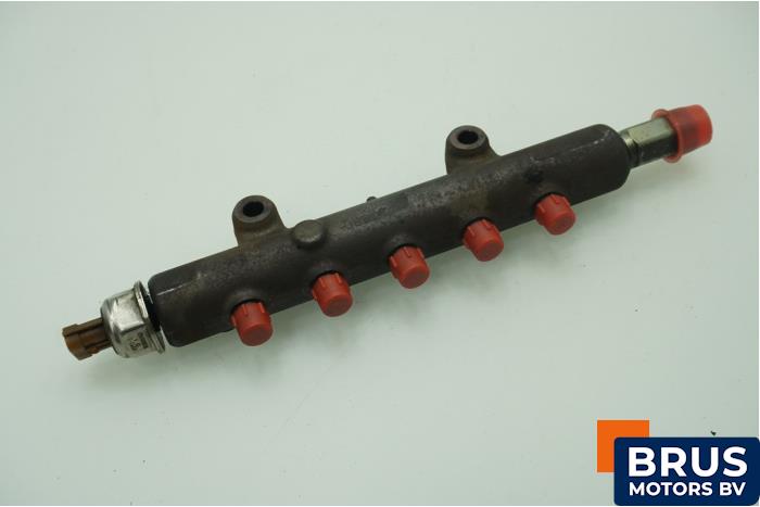 Gebruikte Injector brug Mitsubishi L-200 2.4 Clean Diesel 4WD Prijs € 151,25 Inclusief btw aangeboden door Brus Motors BV