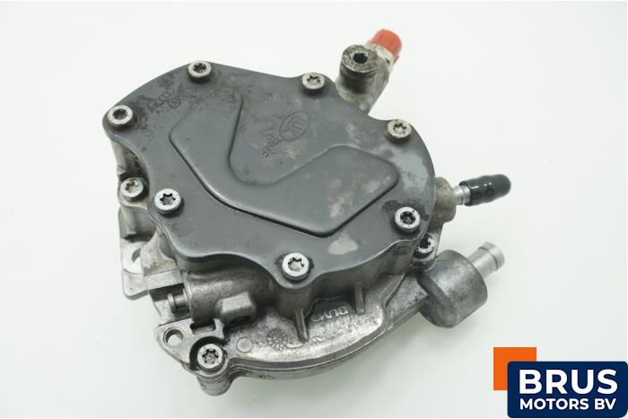 Gebruikte Brandstofpomp Mechanisch Volkswagen Transporter/Caravelle T5 2.5 TDi Prijs € 181,50 Inclusief btw aangeboden door Brus Motors BV