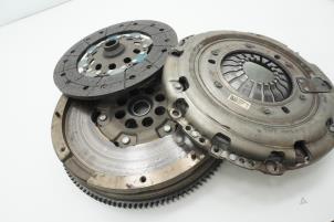 Gebruikte Dubbele massa vliegwiel Renault Trafic (1FL/2FL/3FL/4FL) 2.0 dCi 16V 120 Prijs € 363,00 Inclusief btw aangeboden door Brus Motors BV