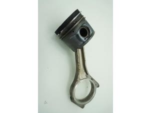 Gebruikte Drijfstang Landrover Range Rover III (LM) 3.6 TDV8 32V Prijs € 151,25 Inclusief btw aangeboden door Brus Motors BV