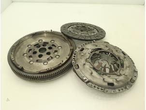 Gebruikte Koppelingsset (compleet) Volkswagen Transporter T6 2.0 TDI Prijs € 302,50 Inclusief btw aangeboden door Brus Motors BV