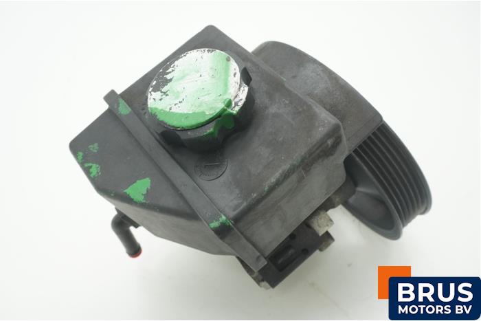 Gebruikte Pomp Servo Volvo V70 (GW/LW/LZ) 2.5 TDI Prijs € 90,75 Inclusief btw aangeboden door Brus Motors BV