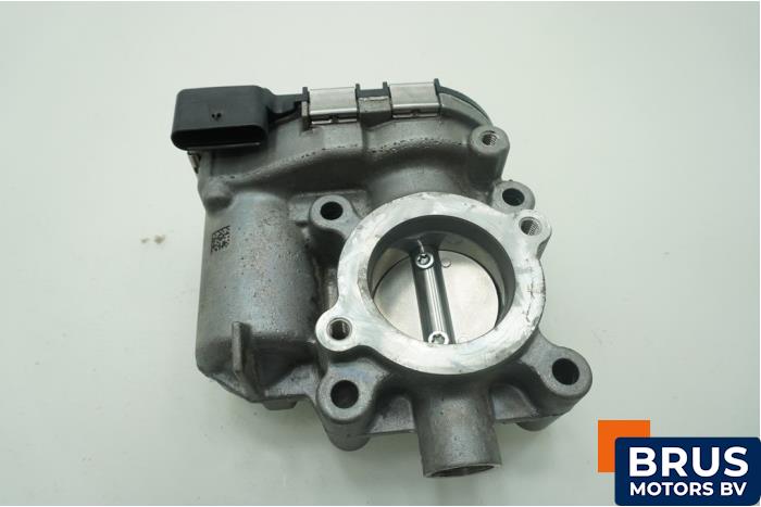 Gebruikte Gasklephuis Mercedes CLA (118.3) 1.3 CLA-200 Turbo 16V Prijs € 90,75 Inclusief btw aangeboden door Brus Motors BV
