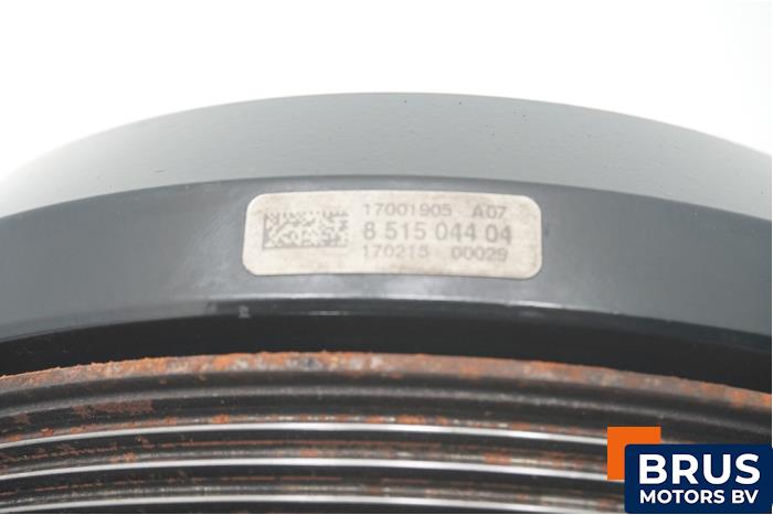 Krukas Poelie van een BMW 5 serie (F10) M550d 3.0 xDrive 24V 2016