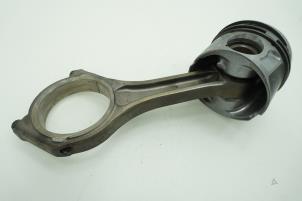 Gebruikte Drijfstang Landrover Range Rover IV (LG) 4.4 SDV8 32V Prijs € 121,00 Inclusief btw aangeboden door Brus Motors BV