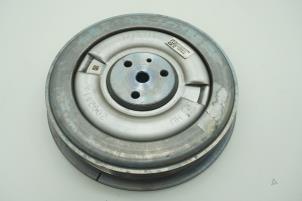 Gebruikte Poelie Krukas Volvo XC40 (XZ) 2.0 T4 AWD Geartronic 16V Prijs € 121,00 Inclusief btw aangeboden door Brus Motors BV