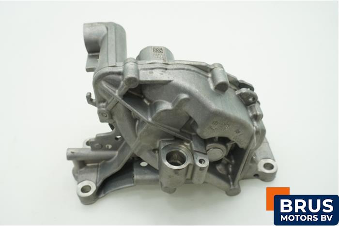 Gebruikte Oliepomp Volvo XC40 (XZ) 2.0 T4 AWD Geartronic 16V Prijs € 121,00 Inclusief btw aangeboden door Brus Motors BV