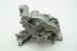 Gebruikte Oliepomp Volvo XC40 (XZ) 2.0 T4 AWD Geartronic 16V Prijs € 121,00 Inclusief btw aangeboden door Brus Motors BV