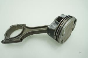 Gebruikte Drijfstang Volvo XC40 (XZ) 2.0 T4 AWD Geartronic 16V Prijs € 90,75 Inclusief btw aangeboden door Brus Motors BV