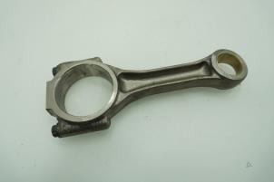 Gebruikte Drijfstang Volkswagen Transporter T5 2.5 TDi Prijs € 90,75 Inclusief btw aangeboden door Brus Motors BV