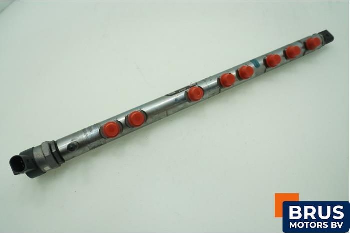 Gebruikte Injector brug BMW 3 serie (F30) 330d 3.0 24V Prijs € 151,25 Inclusief btw aangeboden door Brus Motors BV