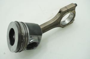 Gebruikte Drijfstang BMW 5 serie (F10) 530d 24V Prijs € 90,75 Inclusief btw aangeboden door Brus Motors BV