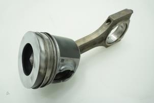 Gebruikte Drijfstang BMW 5 serie (F10) 530d 24V Prijs € 90,75 Inclusief btw aangeboden door Brus Motors BV