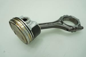 Gebruikte Drijfstang Smart Fortwo Cabrio (451.4) 1.0 52 kW Prijs € 90,75 Inclusief btw aangeboden door Brus Motors BV