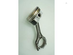 Gebruikte Drijfstang Smart Fortwo Cabrio (451.4) 1.0 52 kW Prijs € 90,75 Inclusief btw aangeboden door Brus Motors BV