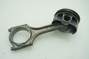 Gebruikte Drijfstang Volvo S60 III (ZS) 2.0 B4 16V Mild Hybrid Geartronic Prijs € 90,75 Inclusief btw aangeboden door Brus Motors BV