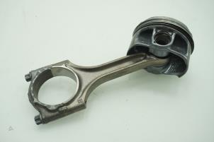 Gebruikte Drijfstang Volvo S60 III (ZS) 2.0 B4 16V Mild Hybrid Geartronic Prijs € 90,75 Inclusief btw aangeboden door Brus Motors BV