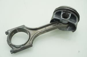 Gebruikte Drijfstang Volvo S60 III (ZS) 2.0 B4 16V Mild Hybrid Geartronic Prijs € 90,75 Inclusief btw aangeboden door Brus Motors BV