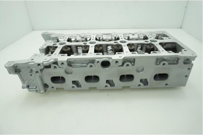 Cilinderkop van een Mercedes-Benz Sprinter 3,5t (907.6/910.6) 317 CDI 2.0 D FWD 2023