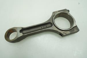 Gebruikte Drijfstang BMW 5 serie (E60) 520d 16V Prijs € 90,75 Inclusief btw aangeboden door Brus Motors BV