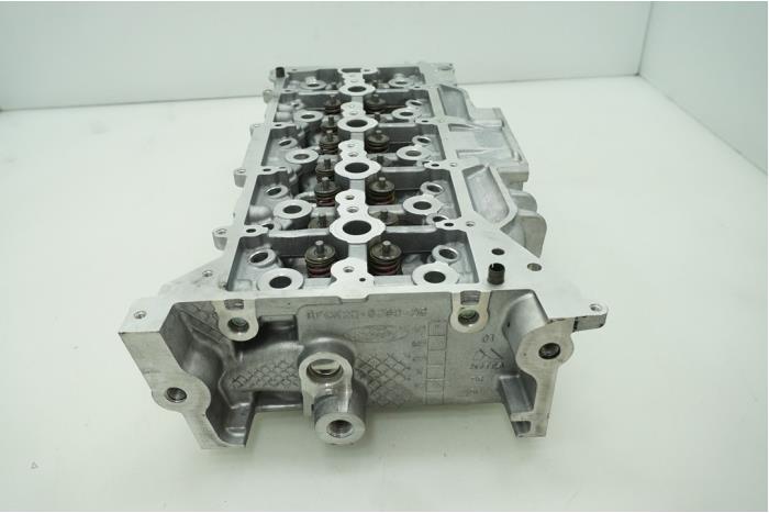 Cilinderkop van een Ford Transit 2.0 TDCi 16V Eco Blue 105 2019