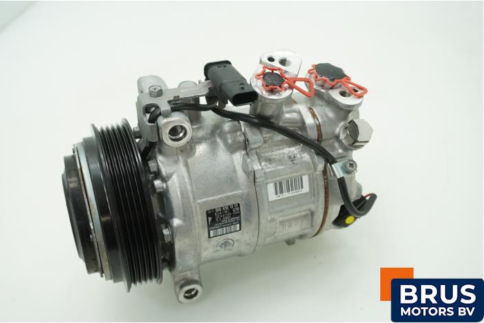 Aircopomp van een Mercedes-Benz E (W213) E-400d 2.9 24V 4-Matic 2022