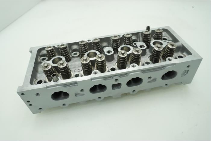 Cilinderkop van een Jeep Renegade (BU) 1.4 Multi Air 16V 4x4 2015