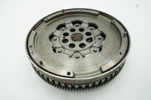 Gebruikte Dubbele massa vliegwiel Renault Trafic Passenger (1JL/2JL/3JL/4JL) 1.6 dCi 95 Prijs € 242,00 Inclusief btw aangeboden door Brus Motors BV