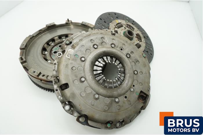 Gebruikte Vliegwiel dubbele massa Fiat Ducato (250) 2.2 D 140 Multijet 3 Prijs € 363,00 Inclusief btw aangeboden door Brus Motors BV