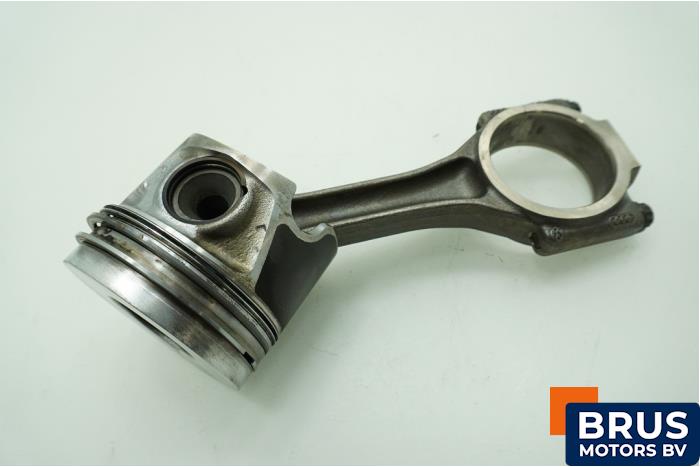 Gebruikte Drijfstang Dodge Journey 2.0 CRD 16V Prijs € 90,75 Inclusief btw aangeboden door Brus Motors BV