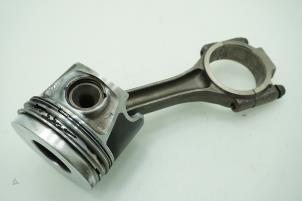 Gebruikte Dynamo Dodge Journey 2.0 CRD 16V Prijs € 90,75 Inclusief btw aangeboden door Brus Motors BV